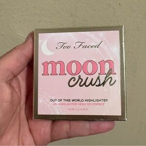 Too Faced Moon Crush Highlighter -SUMMER MOON 🌙 🌕 Brand New Never Used.